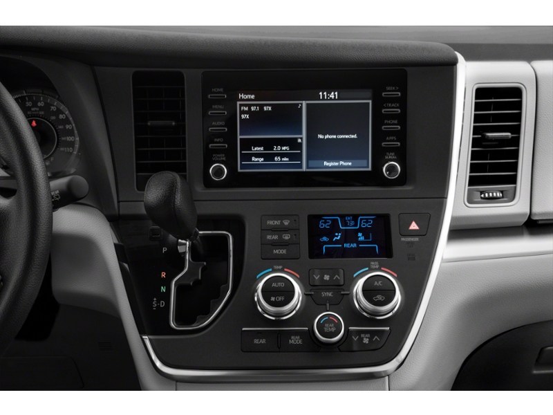 2019 Toyota Sienna LE 8-Passenger FWD Interior Shot 2