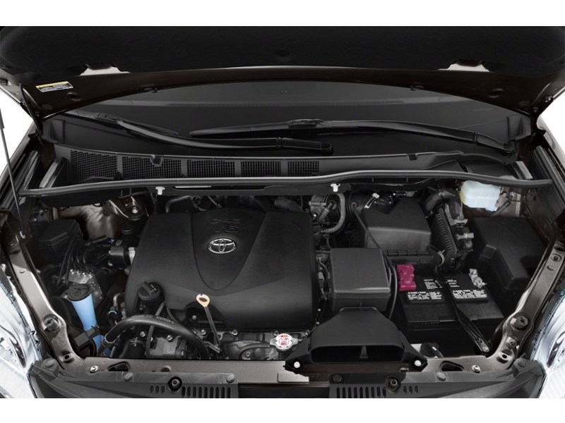 2019 Toyota Sienna LE 8-Passenger FWD Exterior Shot 3