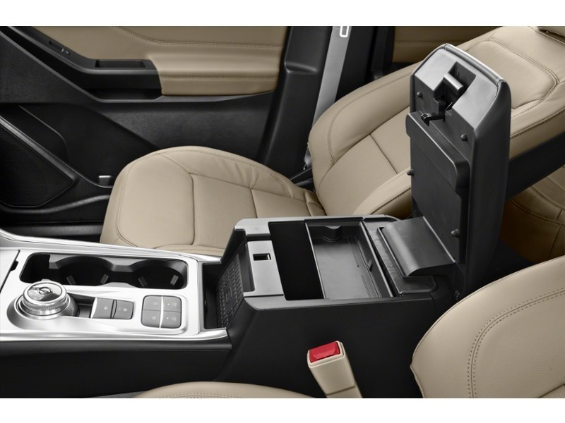 2020 Ford Explorer Limited 4WD Interior Shot 7