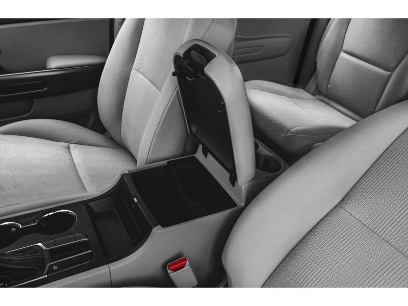 2019 Kia Sedona LX FWD Interior Shot 7