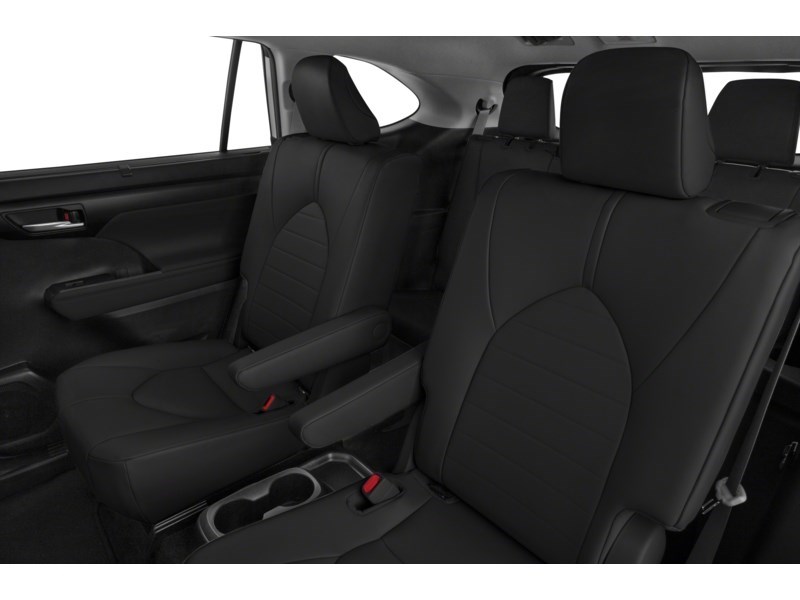 2020 Toyota Highlander XLE AWD Interior Shot 5