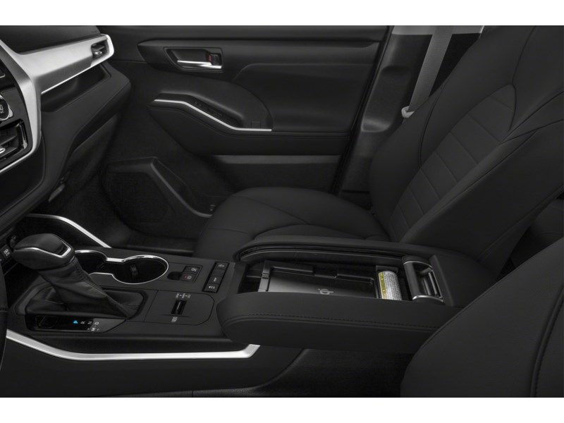 2020 Toyota Highlander XLE AWD Interior Shot 7