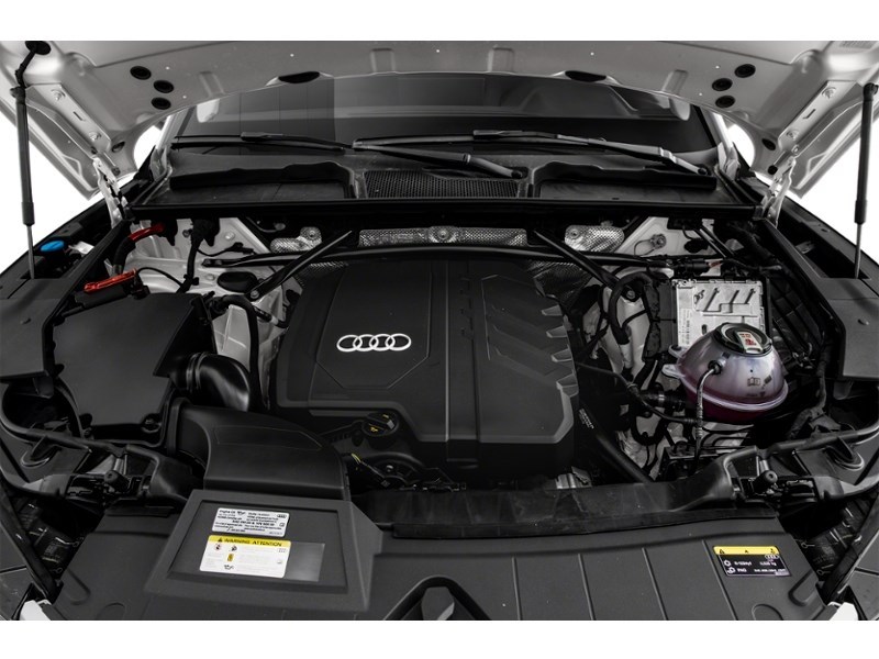 2021 Audi Q5 Technik 45 TFSI quattro Exterior Shot 3