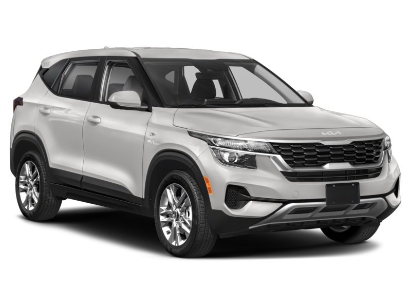 2023 Kia Seltos LX AWD Exterior Shot 8