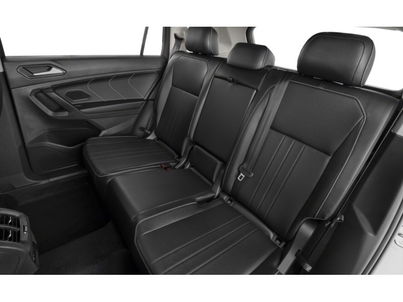 2024 Volkswagen Tiguan Comfortline 4MOTION Interior Shot 5