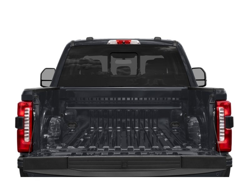 2027 Ford Super Duty F-250 SRW XLT 4WD Crew Cab 6.75' Box Exterior Shot 4