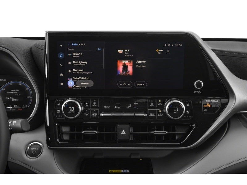 2023 Toyota Highlander Hybrid Hybrid Limited AWD Interior Shot 2