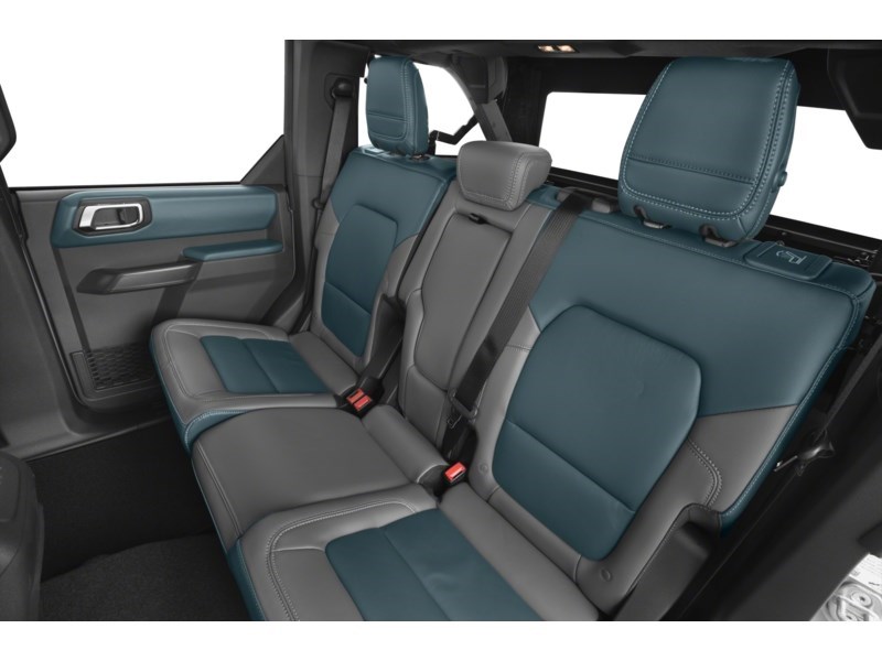 2024 Ford Bronco Outer Banks Interior Shot 5