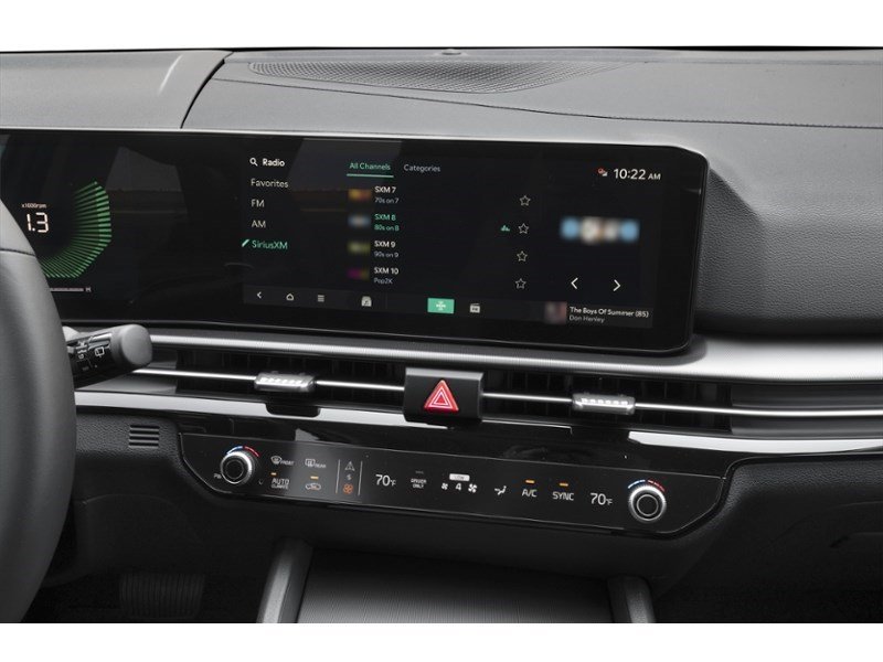2026 Kia Sportage HEV EX Premium AWD Interior Shot 2