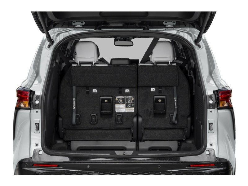 2026 Toyota Sienna XSE 7-Passenger AWD Exterior Shot 4