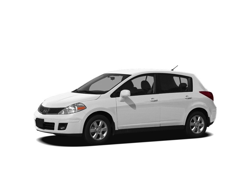 2010 Nissan Versa 5dr HB I4 Manual 1.8 S Arctic White  Shot 6