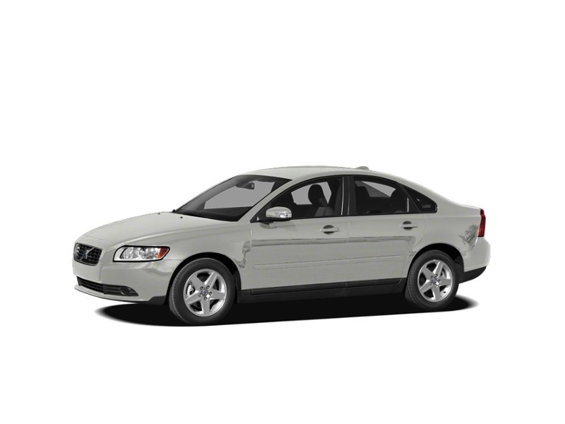 2010 Volvo S40 4dr Sdn 2.4L Man FWD Ice White  Shot 2
