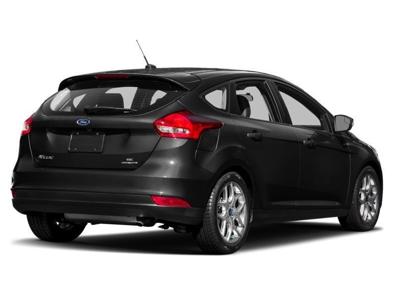 2015 Ford Focus 5dr HB SE Tuxedo Black Metallic  Shot 6