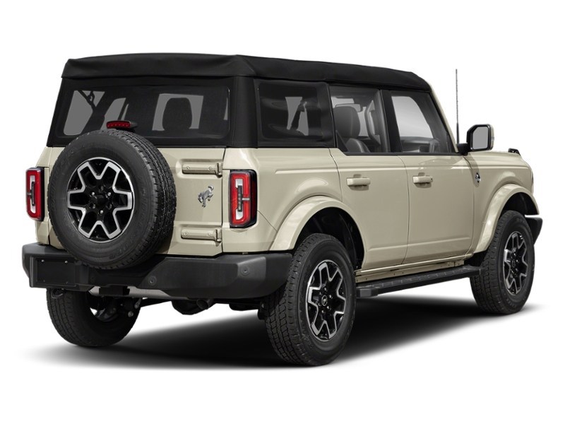 2026 Ford Bronco Outer Banks | 4X4 | 2.3L | SASQUATCH | BLK PK Desert Sand  Shot 2